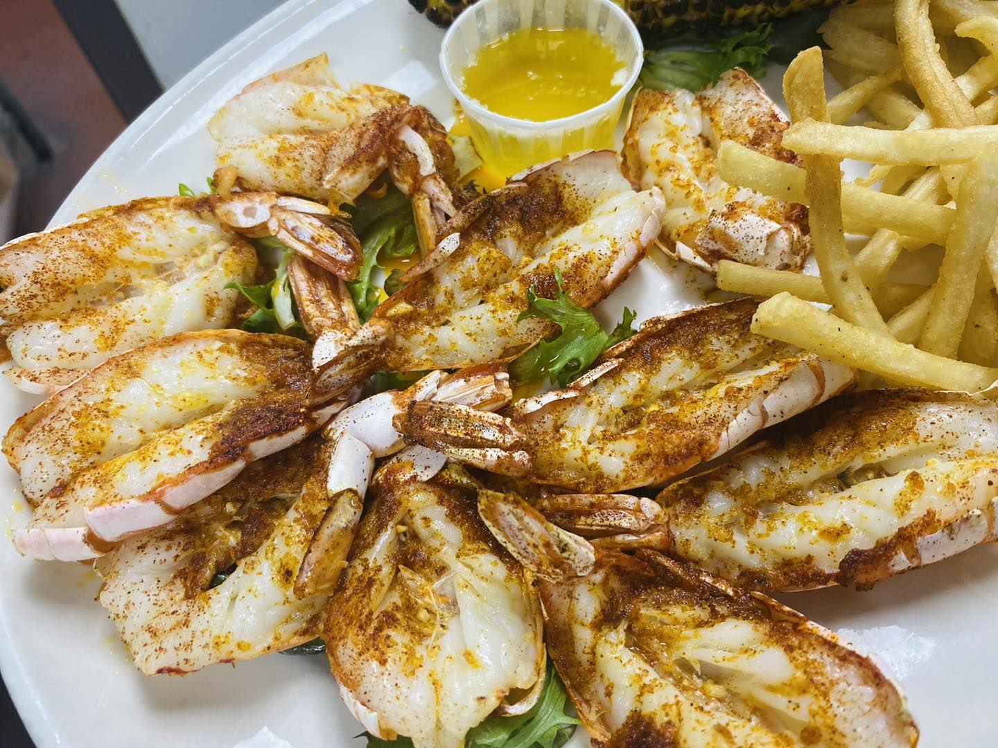 Things To Do Off the Hook Raw Bar & Grill